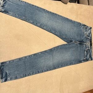 Men’s Abercrombie 90s slim jeans.